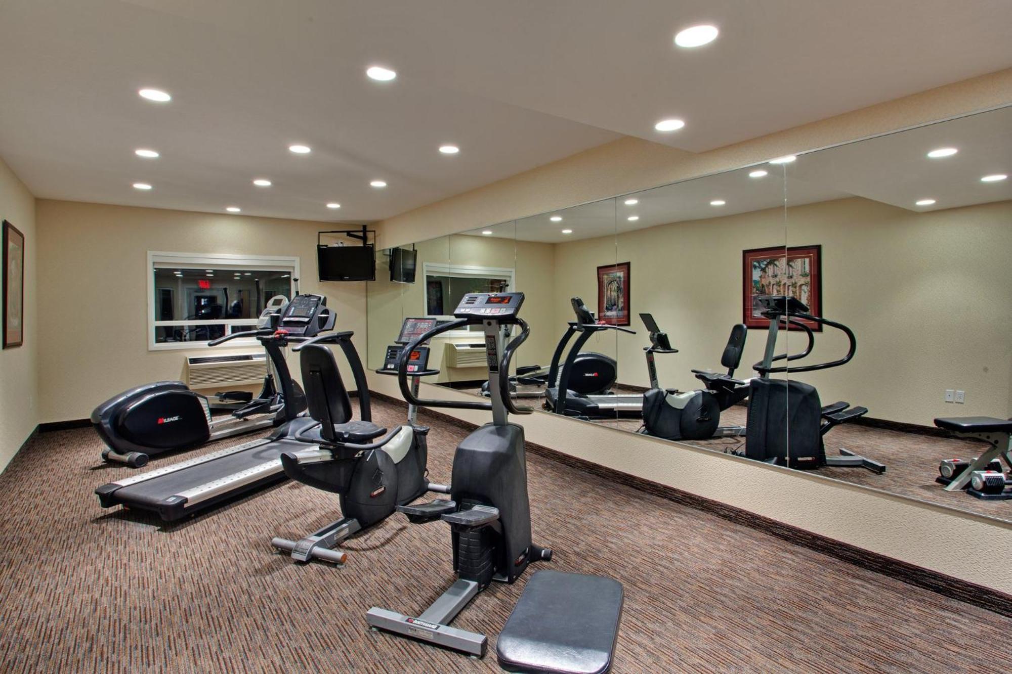 Holiday Inn Express Calgary South By Ihg Экстерьер фото