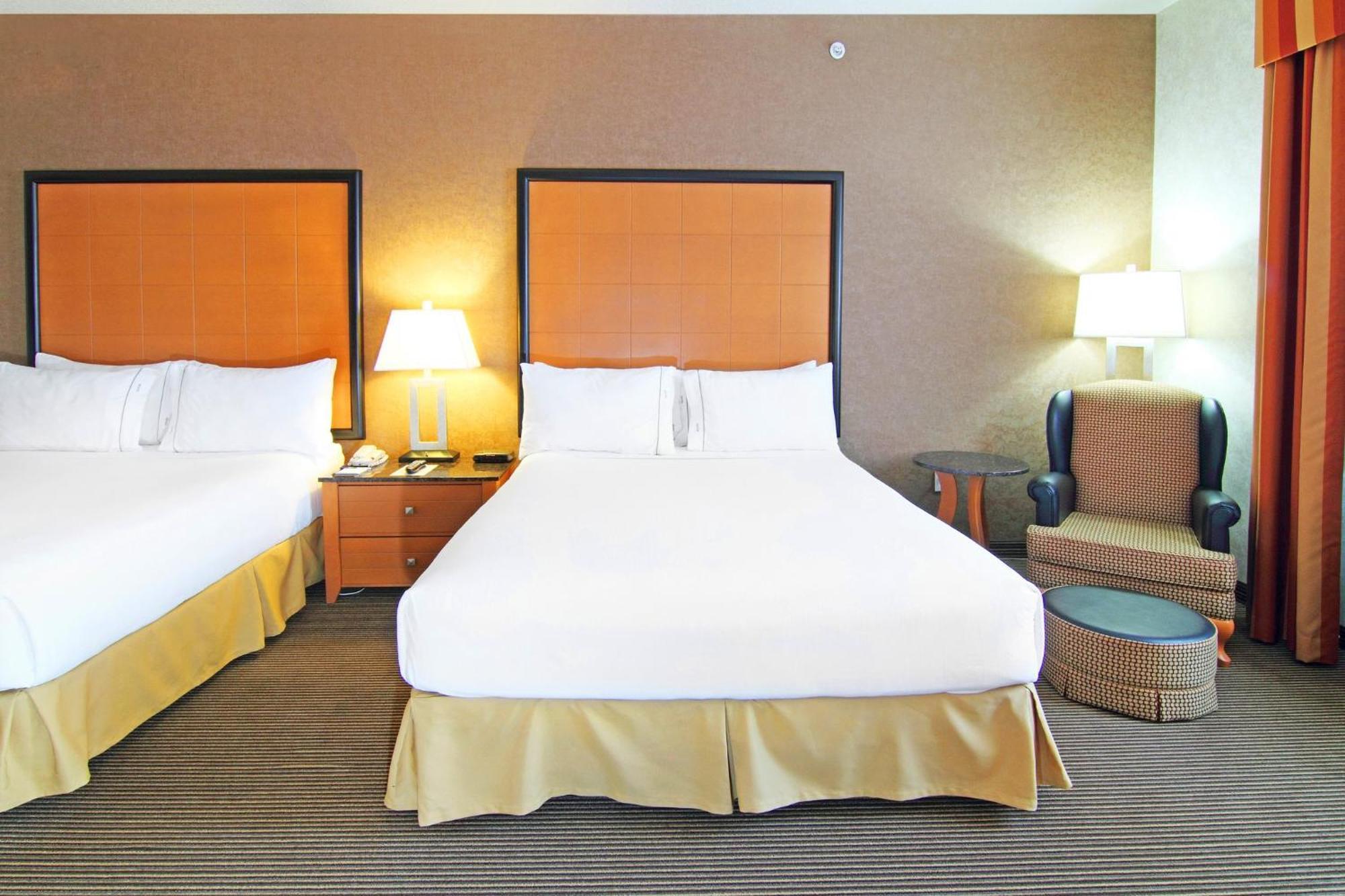 Holiday Inn Express Calgary South By Ihg Экстерьер фото