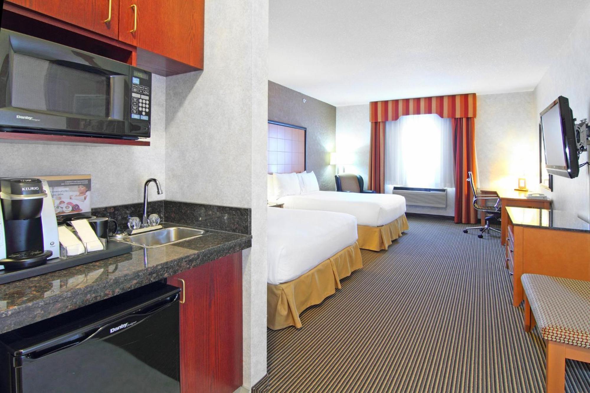 Holiday Inn Express Calgary South By Ihg Экстерьер фото